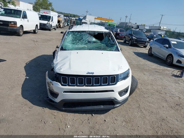 Jeep Compass 2018 3C4NJDBB1JT232734 Image 13
