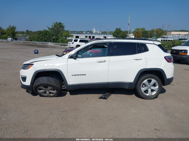 Jeep Compass 2018 3C4NJDBB1JT232734 Image 15