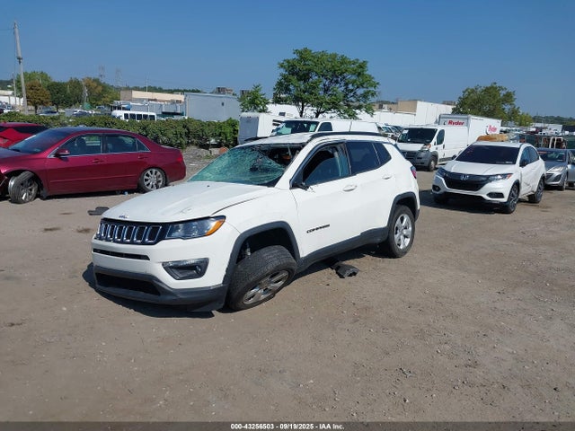 Jeep Compass 2018 3C4NJDBB1JT232734 Image 2