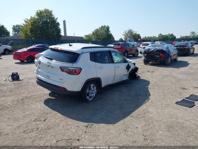 Jeep Compass 2018 3C4NJDBB1JT232734 Image 4