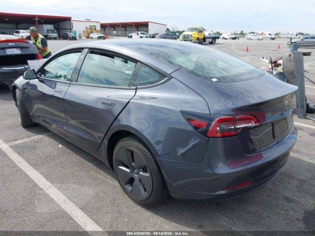 2022 TESLA MODEL 3 5YJ3E1EBXNF201668 Photo 2