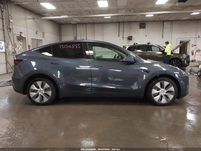 Продажа на аукционе авто 2023 Tesla Model Y Awd/long Range Dual Motor All-wheel Drive, vin: 7SAYGDEE1PA081905, номер лота: 43256855