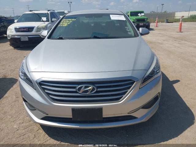 5NPE24AF0HH570315 Hyundai 2017