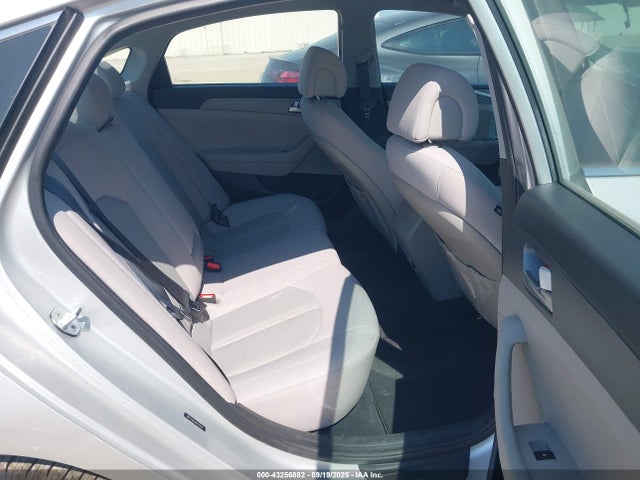 5NPE24AF0HH570315 Hyundai 2017