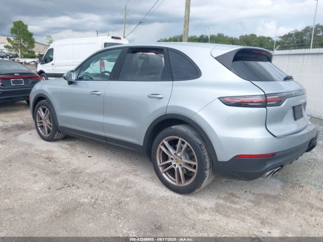 2021 PORSCHE CAYENNE WP1AB2AY1MDA27946 Photo 2