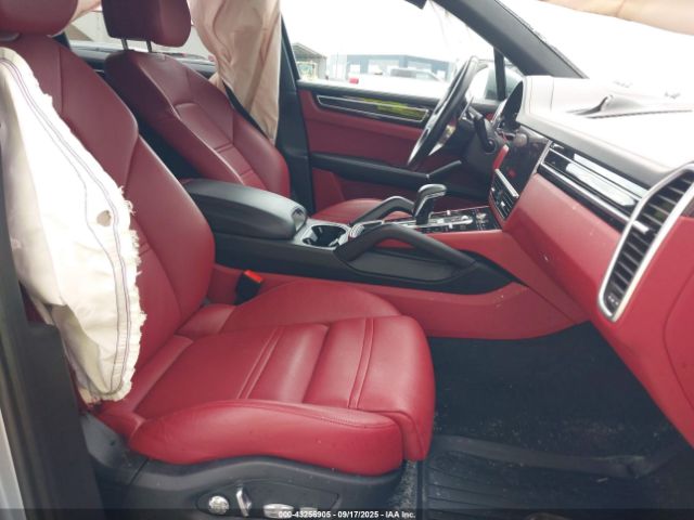 2021 PORSCHE CAYENNE WP1AB2AY1MDA27946 Photo 4