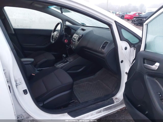 Продажа на аукционе авто 2017 Kia Forte Lx, vin: KNAFK5A82H5727139, номер лота: 43256970