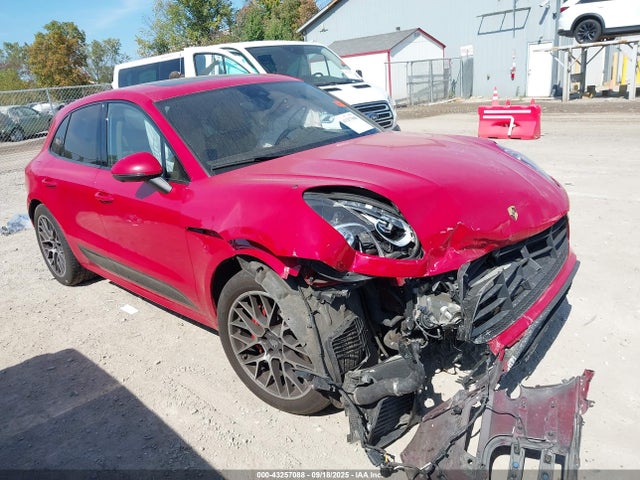 2017 PORSCHE MACAN WP1AF2A52HLB61709 Photo 0