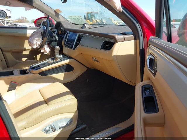 2017 PORSCHE MACAN WP1AF2A52HLB61709 Photo 4