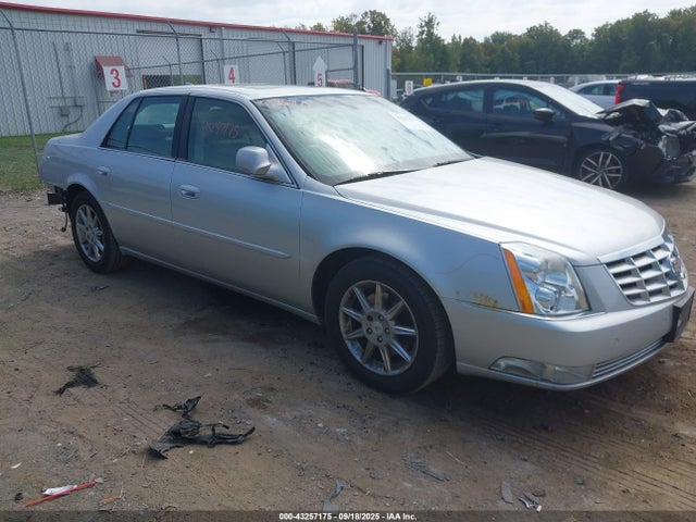 2011 CADILLAC DTS 1G6KD5E62BU103913 Photo 0