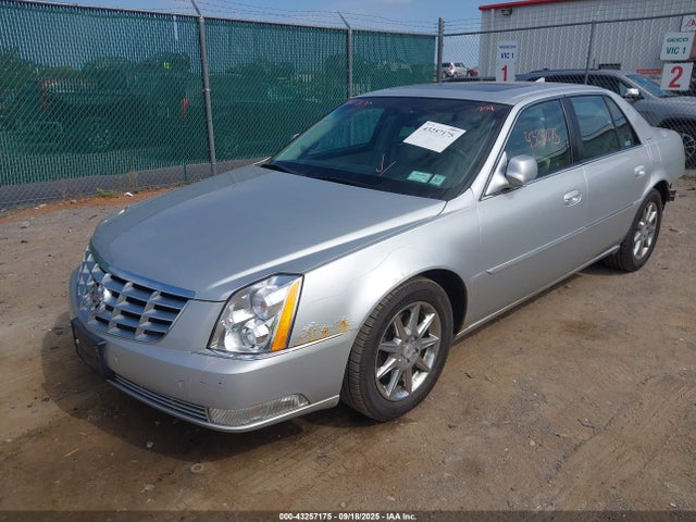 2011 CADILLAC DTS 1G6KD5E62BU103913 Photo 1