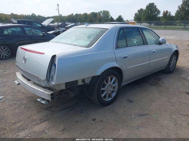 2011 CADILLAC DTS 1G6KD5E62BU103913 Photo 3
