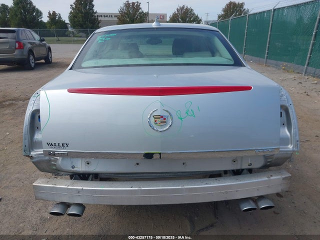 2011 CADILLAC DTS 1G6KD5E62BU103913 Photo 5