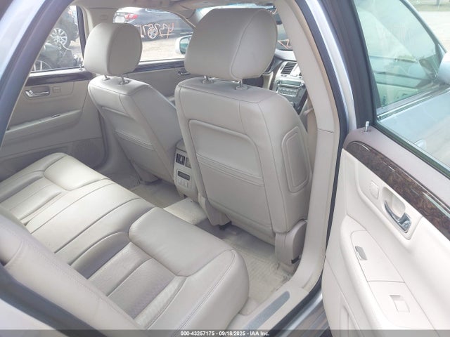 2011 CADILLAC DTS 1G6KD5E62BU103913 Photo 7