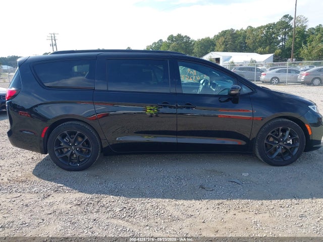 Chrysler Pacifica 2025 2C4RC1GG2SR524475 Image 13