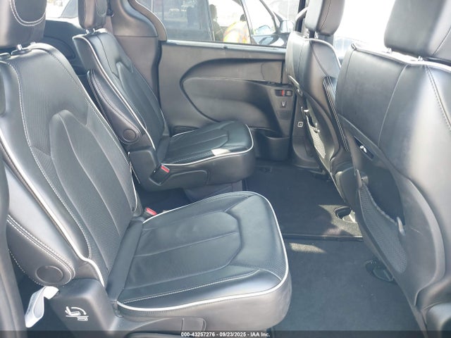 Chrysler Pacifica 2025 2C4RC1GG2SR524475 Image 8