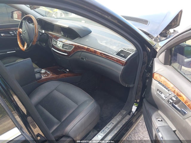 2011 Mercedes-benz S 550 მანქანა იყიდება აუქციონზე, vin: WDDNG7BB2BA377411, აუქციონის ნომერი: 43257310