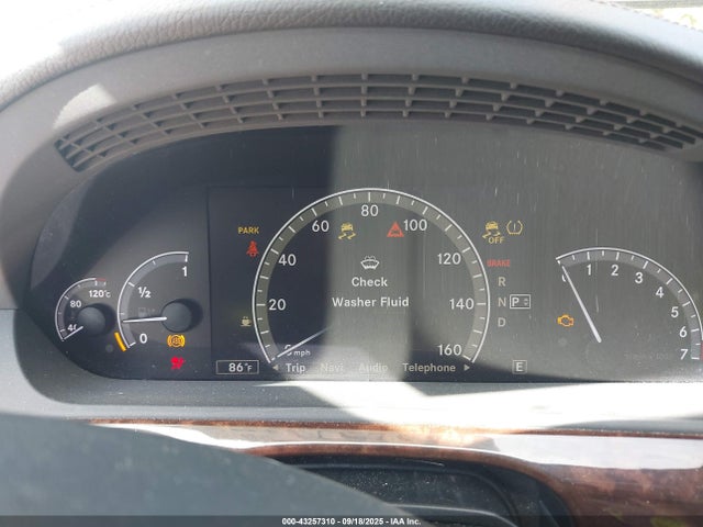 2011 Mercedes-benz S 550 მანქანა იყიდება აუქციონზე, vin: WDDNG7BB2BA377411, აუქციონის ნომერი: 43257310