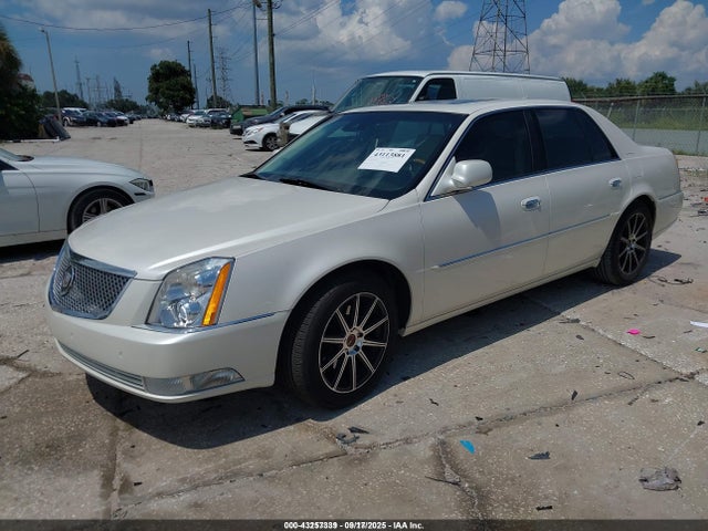 2011 CADILLAC DTS 1G6KP5ES6BU147532 Photo 1