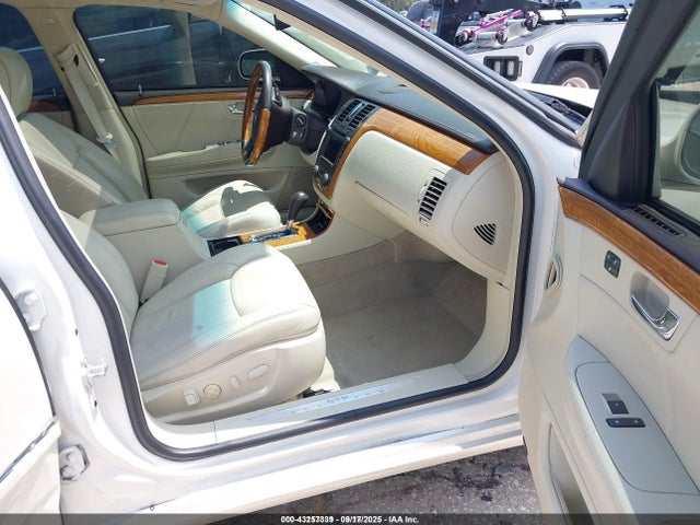2011 CADILLAC DTS 1G6KP5ES6BU147532 Photo 4