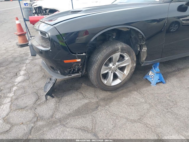 Dodge Challenger 2018 2C3CDZAG2JH328328 Image 17