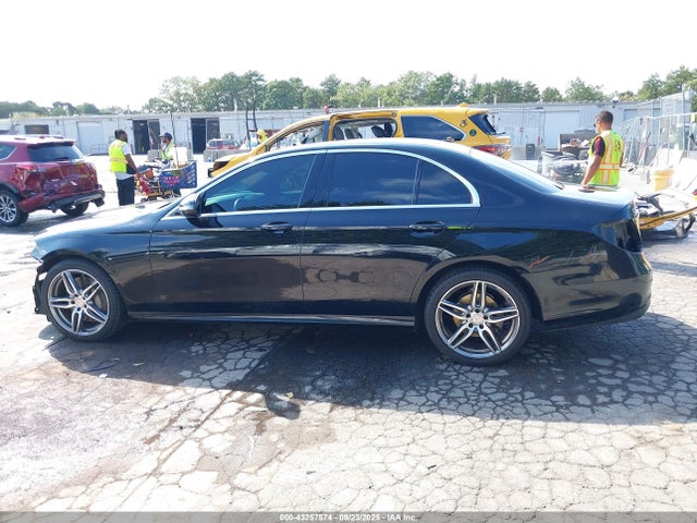 2017 Mercedes-benz E 300 მანქანა იყიდება აუქციონზე, vin: WDDZF4JB5HA039823, აუქციონის ნომერი: 43257574