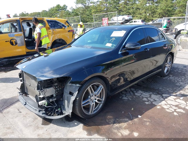2017 Mercedes-benz E 300 მანქანა იყიდება აუქციონზე, vin: WDDZF4JB5HA039823, აუქციონის ნომერი: 43257574