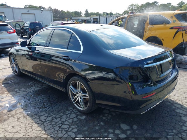 2017 Mercedes-benz E 300 მანქანა იყიდება აუქციონზე, vin: WDDZF4JB5HA039823, აუქციონის ნომერი: 43257574