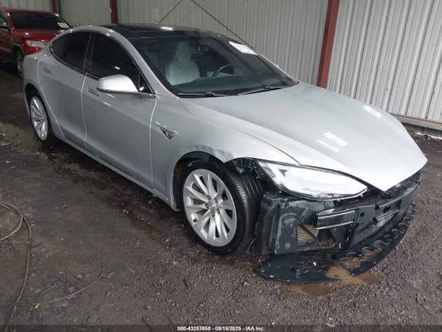 2017 TESLA MODEL S 5YJSA1E2XHF197827 Photo 0