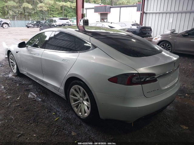 2017 TESLA MODEL S 5YJSA1E2XHF197827 Photo 2