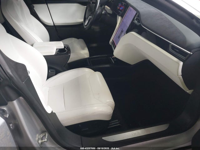 2017 TESLA MODEL S 5YJSA1E2XHF197827 Photo 4