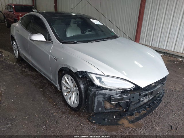 2017 TESLA MODEL S 5YJSA1E2XHF197827 Photo 5