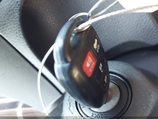 2T1BURHE0GC561378 Toyota COROLLA LE
