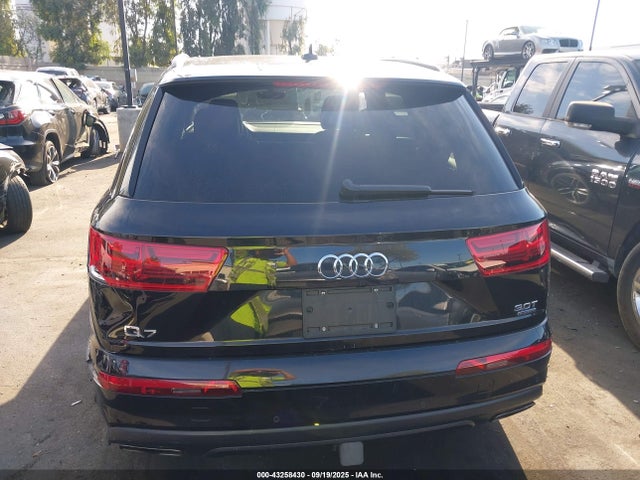 WA1VAAF71HD043290 Audi 2017