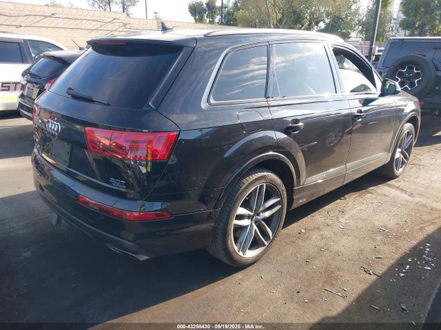 WA1VAAF71HD043290 Audi 2017
