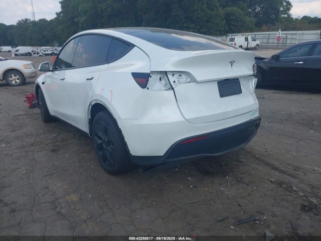 2025 TESLA MODEL Y 7SAYGDEE0SA370590 Photo 2