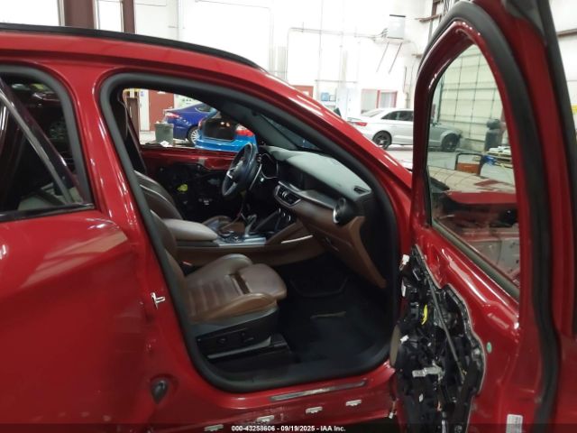 2019 ALFA ROMEO STELVIO ZASPAKBN9K7C34557 Photo 4