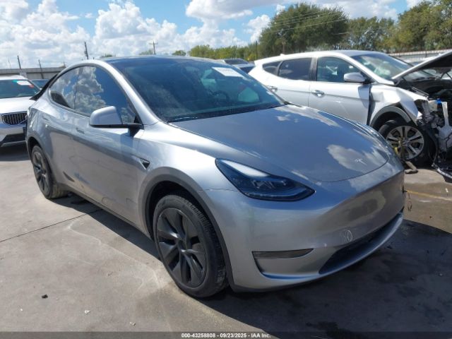 2024 TESLA MODEL Y 7SAYGDEE5RA333769 Photo 0