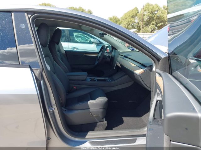 2024 TESLA MODEL Y 7SAYGDEE5RA333769 Photo 4