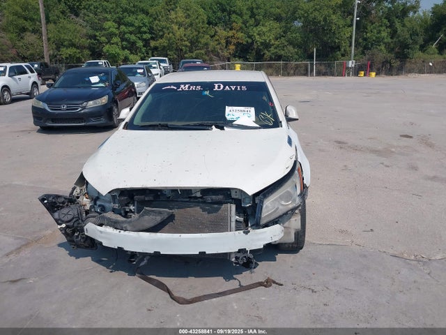 1G4GB5G36EF275197 Buick lfx
