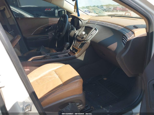 1G4GB5G36EF275197 Buick lfx