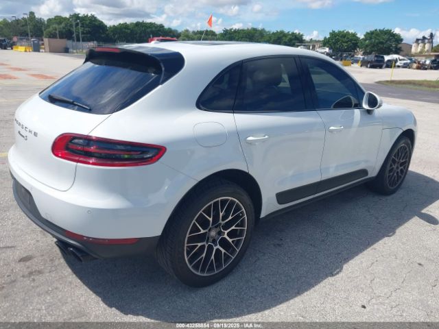 2018 PORSCHE MACAN WP1AB2A59JLB36632 Photo 3