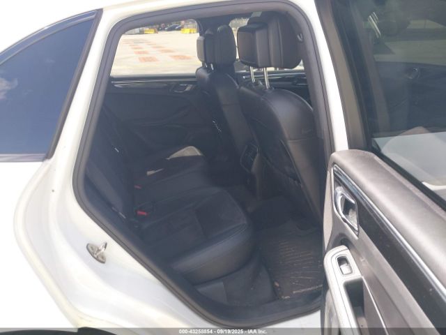 2018 PORSCHE MACAN WP1AB2A59JLB36632 Photo 7