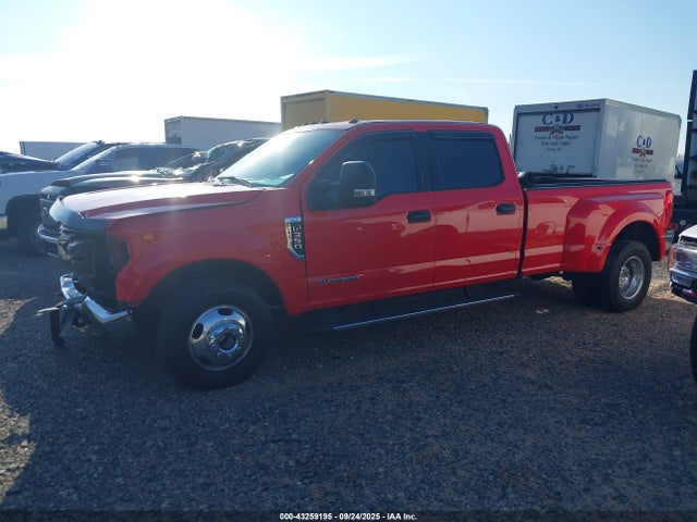 43259195 :رقم المزاد ، 1FT8W3CT2JEB61561 vin ، 2018 Ford F-350 Xlt مزاد بيع