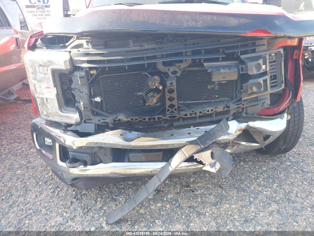 43259195 :رقم المزاد ، 1FT8W3CT2JEB61561 vin ، 2018 Ford F-350 Xlt مزاد بيع