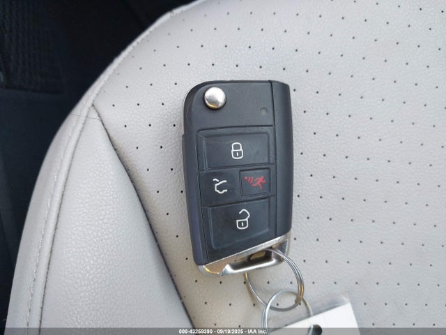 3VV2B7AXXJM123263 Volkswagen 2018