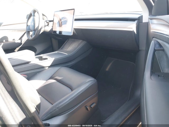7SAYGDEE9PF922212 Tesla Model Y
