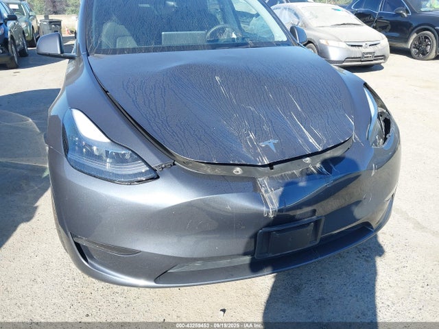 7SAYGDEE9PF922212 Tesla Model Y