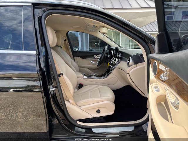 2019 MERCEDES-BENZ GLC WDC0G4JB5KV153685 Photo 4