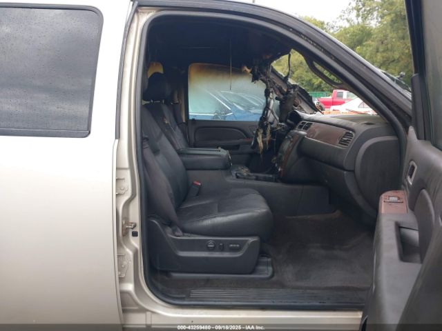 2013 CHEVROLET TAHOE 1GNSCBE03DR136992 Photo 4